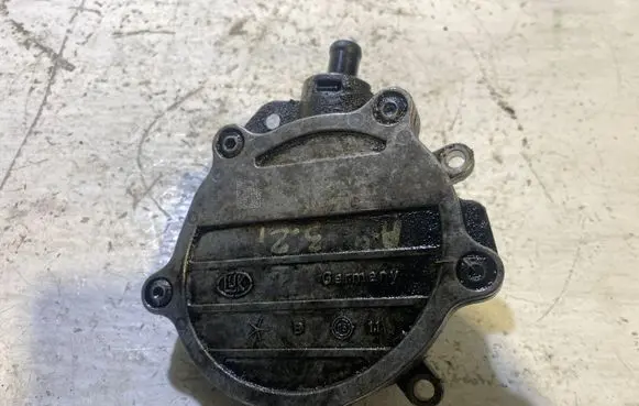 Audi A4 S4 B7 8E 8H Vacuum pump 06E145100E 110507295