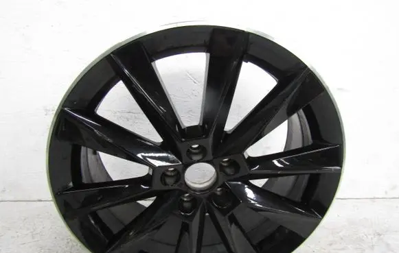 Skoda Rapid (NH) R17 alloy rim 5JJ601025G