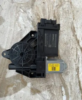 Volvo C40 Rear door window regulator motor 32283266 8889639261 P10509389