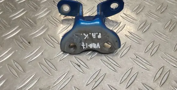 Toyota Yaris Front door lower hinge 