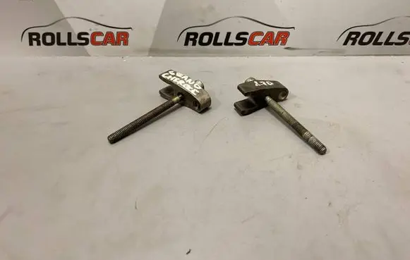 Jeep Grand Cherokee (WJ) Fuel Injector clamp holder