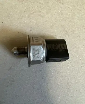 Fuel pressure sensor