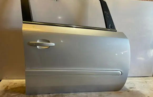 Opel Zafira B Front door