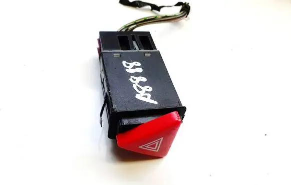 Skoda Octavia Mk1 (1U) Hazard light switch