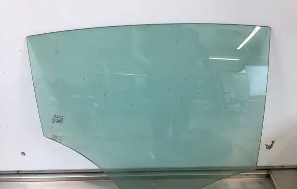 Jaguar XF X250 Rear door window glass 43R001582 DOT682AS2M3240