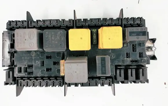 Mercedes-Benz B W246 W242 Fuse box set DALISID3760 2469067100 2469060093