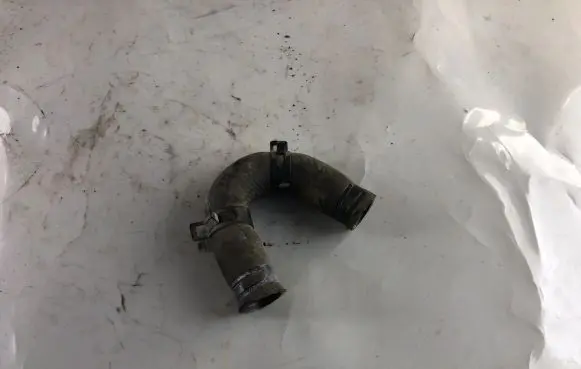 KIA Sorento Engine coolant pipe/hose