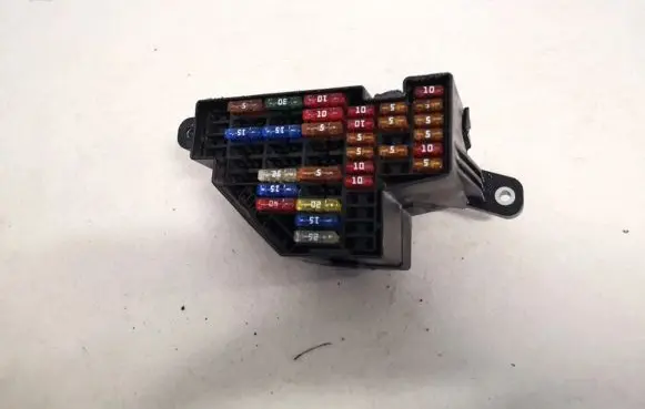 Volkswagen PASSAT B6 Fuse box set