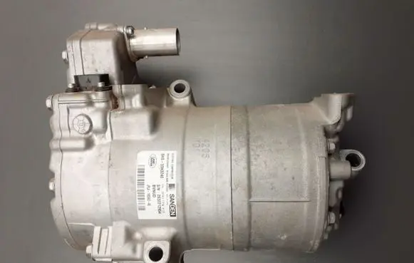 Land Rover Range Rover Sport L494 Air conditioning (A/C) compressor (pump) JPLA19D662AE