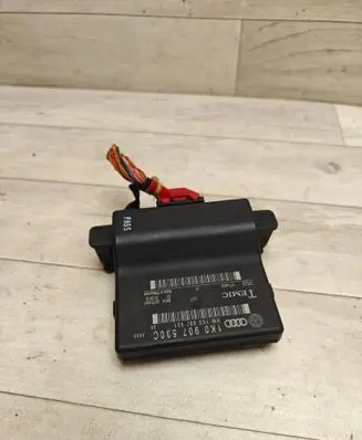 Volkswagen Golf V Gateway control module 1K0907951 1K0907530C