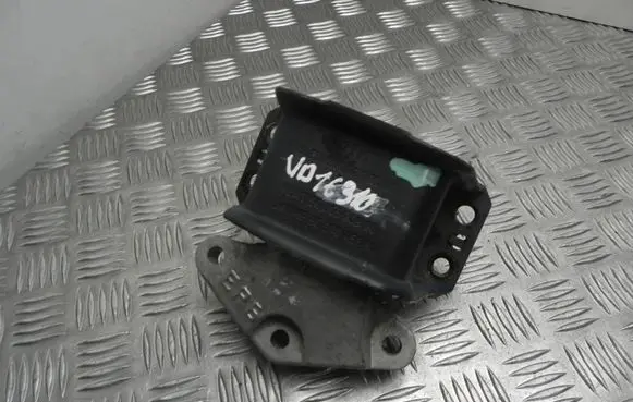 Peugeot 308 Engine mount bracket 9636583980 VD16310