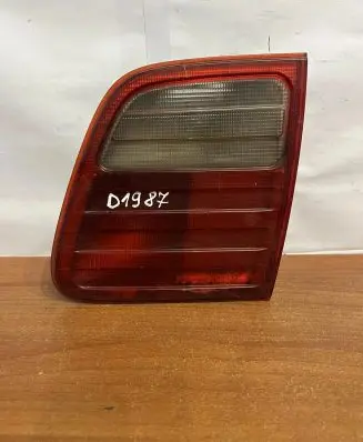 Mercedes-Benz E W210 Tailgate rear/tail lights 198524 D1987