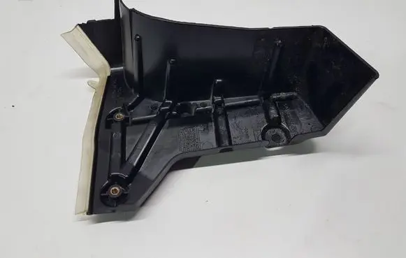 Other engine bay part