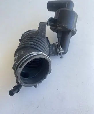 Intake resonator