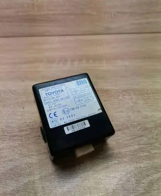 Toyota Corolla Verso AR10 Door control unit/module 897410f010