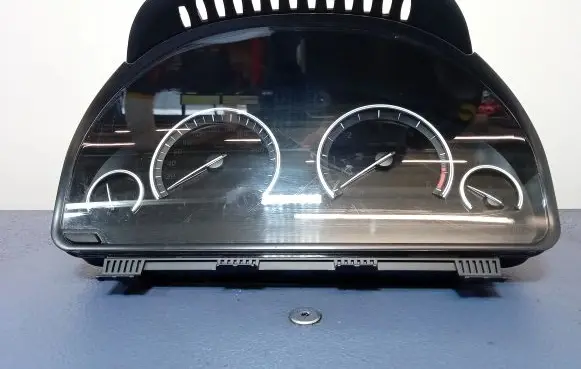 BMW 5 F10 F11 Speedometer (instrument cluster) 9268405