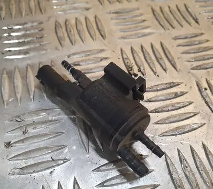 Mercedes-Benz C W203 Turbo solenoid valve 0025401497 M115000112