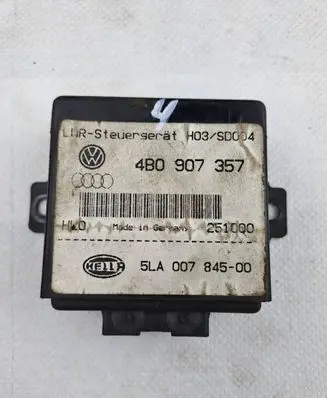 Volkswagen Touran I Light module LCM 4B0907357 251000 5LA00784500