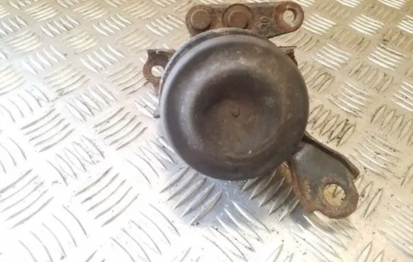 Toyota Avensis Verso Engine mount bracket