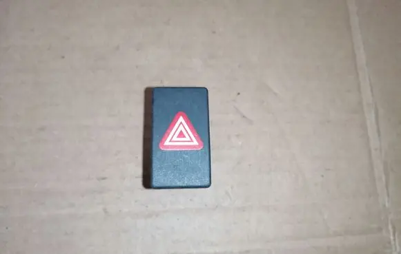 Volkswagen Jetta VI Hazard light switch 5C6953509