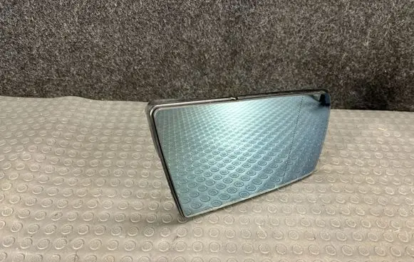 Mercedes-Benz C W202 Wing mirror glass 2028100821
