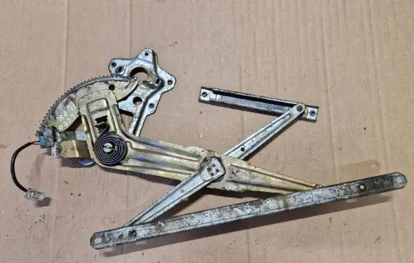 Front window lifting mechanism without motor