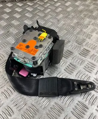 Audi A6 S6 C7 4G Front seatbelt 4G8857706M