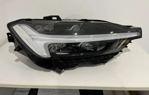 Volvo XC60 Headlight/headlamp 32338977