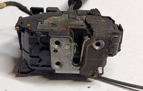 Renault Scenic III - Grand scenic III Front door lock 805020007R