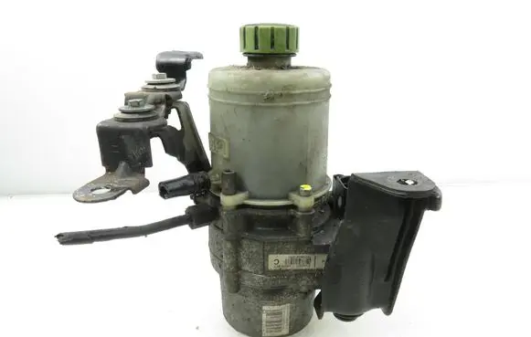 Volkswagen Polo IV 9N3 Power steering pump 6Q0423155AD