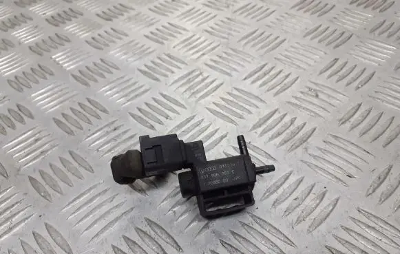 Volkswagen PASSAT B5.5 Valve vacuum 037906283C