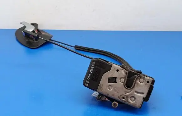 Opel Combo C Front door lock 13203899PM
