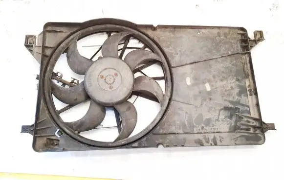 Radiator cooling fan shroud