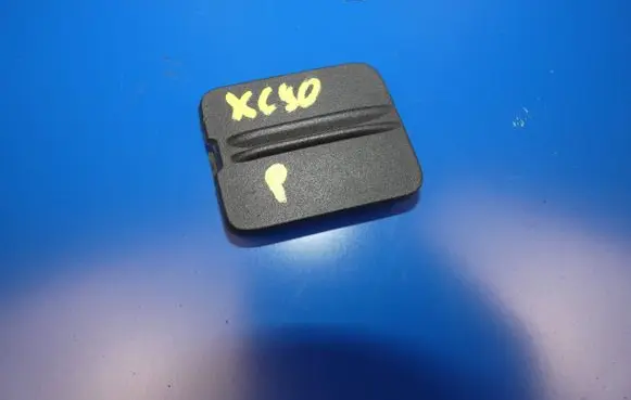Volvo XC90 Front tow hook cap/cover 31353363