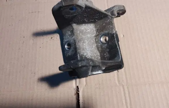 Dodge Journey Engine mounting bracket 05085512AE