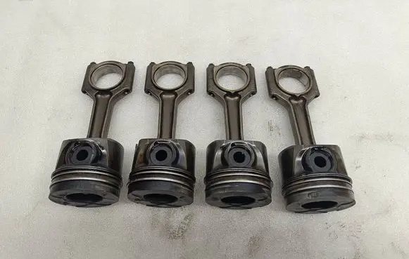 Opel Frontera B Piston with connecting rod 90531401