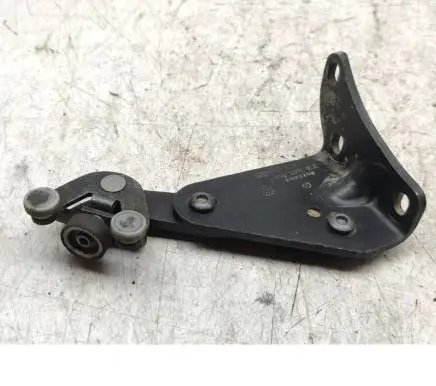 Volkswagen Transporter - Caravelle T5 Sliding door lower roller guide/hinge 7H0843398F 0330108S