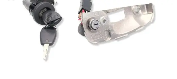 Opel Vivaro Ignition lock 8200826300 17490602 8200826300B