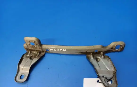 Fender mounting bracket