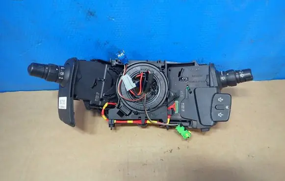 Renault Clio III Wiper turn signal indicator stalk/switch 8200627605 88100031188 8200627571