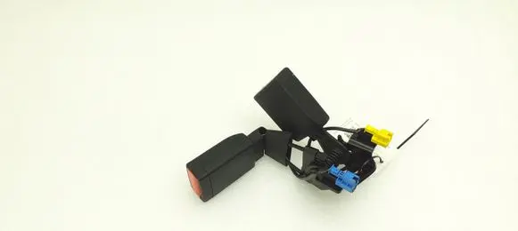 Middle seatbelt buckle (rear)