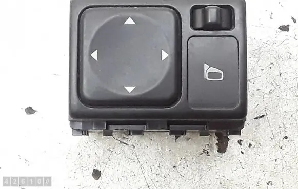 Nissan Note (E11) Wing mirror switch niles7420j