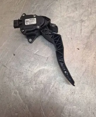 Nissan X-Trail T32 Accelerator throttle pedal 180024BA0B 6PV00997815