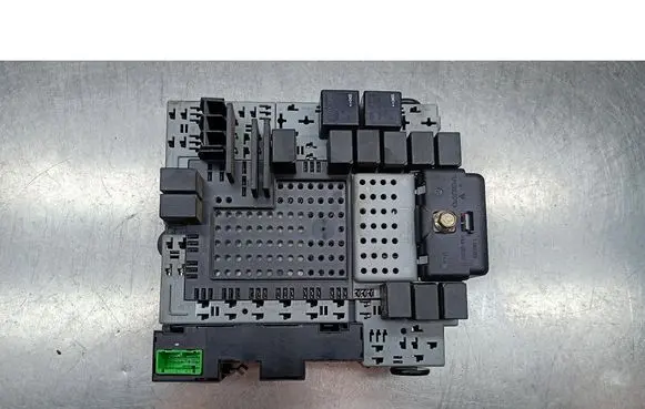 Volvo S60 Central body control module 30682664