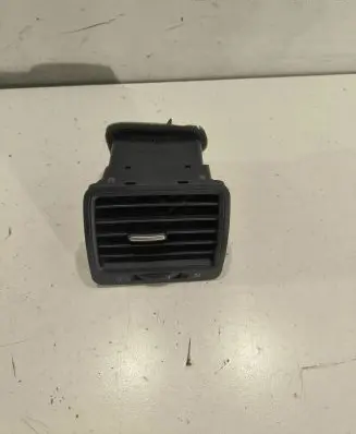Volkswagen Golf V Dashboard side air vent grill/cover trim 1K0819710 3KVBC6 1K0819704
