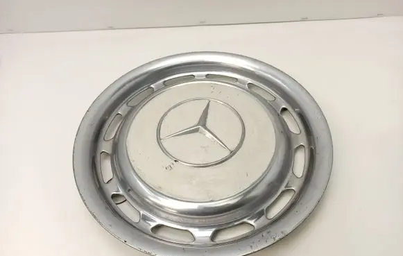 Mercedes-Benz COMPAKT W115 R14 wheel hub/cap/trim 