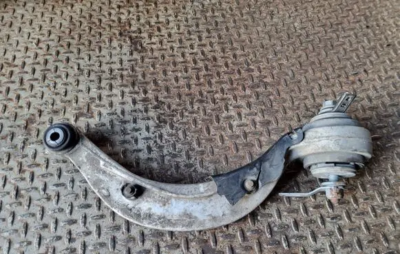 Jaguar XE Front lower control arm/wishbone GX733C256