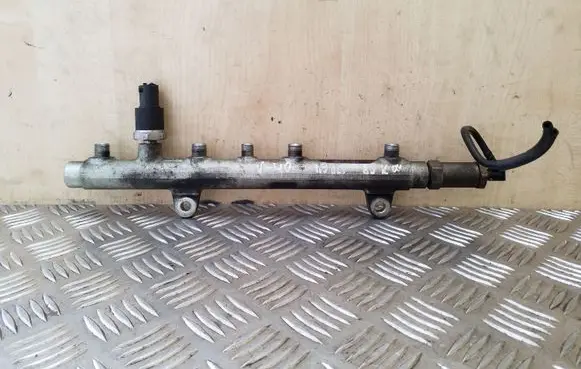 Volvo S40, V40 Fuel main line pipe 0445214024 7700114017 0281002405