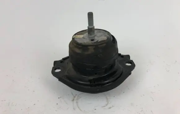 Dodge Durango Engine mount bracket