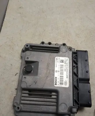 KIA Ceed Engine control unit/module 0281017217 391132A511